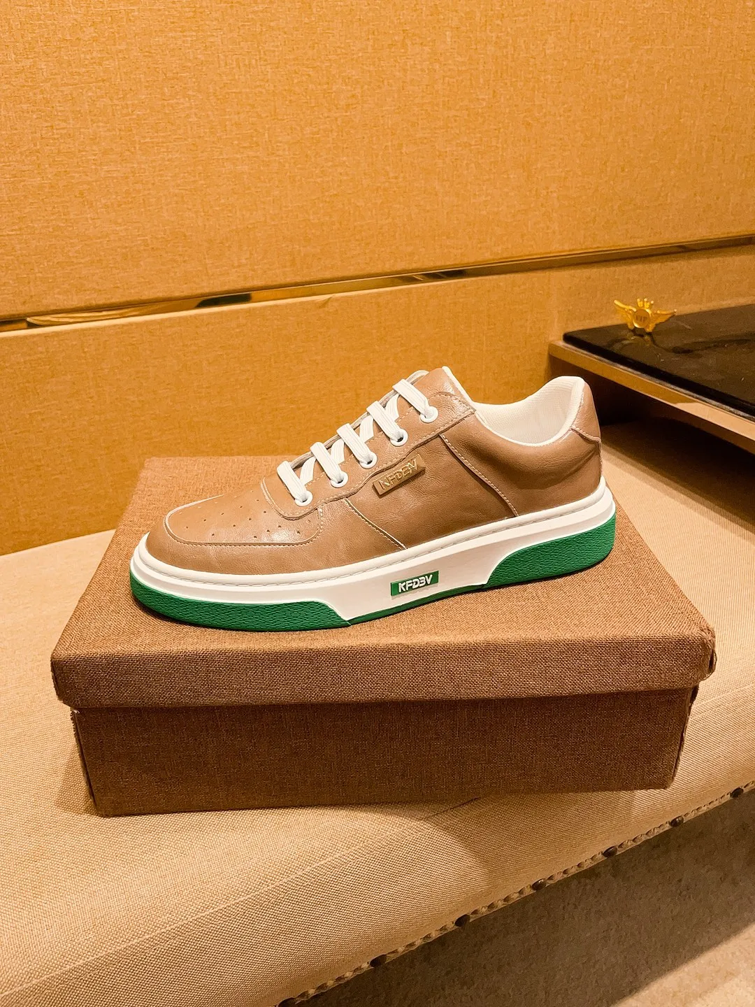 Men's shoes💰 420💰[BV]🔥 High-end men's shoes brand official website 1:1 latest masterpiece: the upper is made of Italian imported first-layer cowhide with a comfortable and breathable lining➕original non-slip and wear-resistant outsole🔥, making walking more convenient and comfortable! An exclusive new model, a stunning work, a beautiful 1:1 replica [color] compared to the official quality! Create a fashionable personality to set off your uniqueness! A must-have for trendy men! Classic 🔥Size: 38-44 Color: 🔥 Colors available🔥.